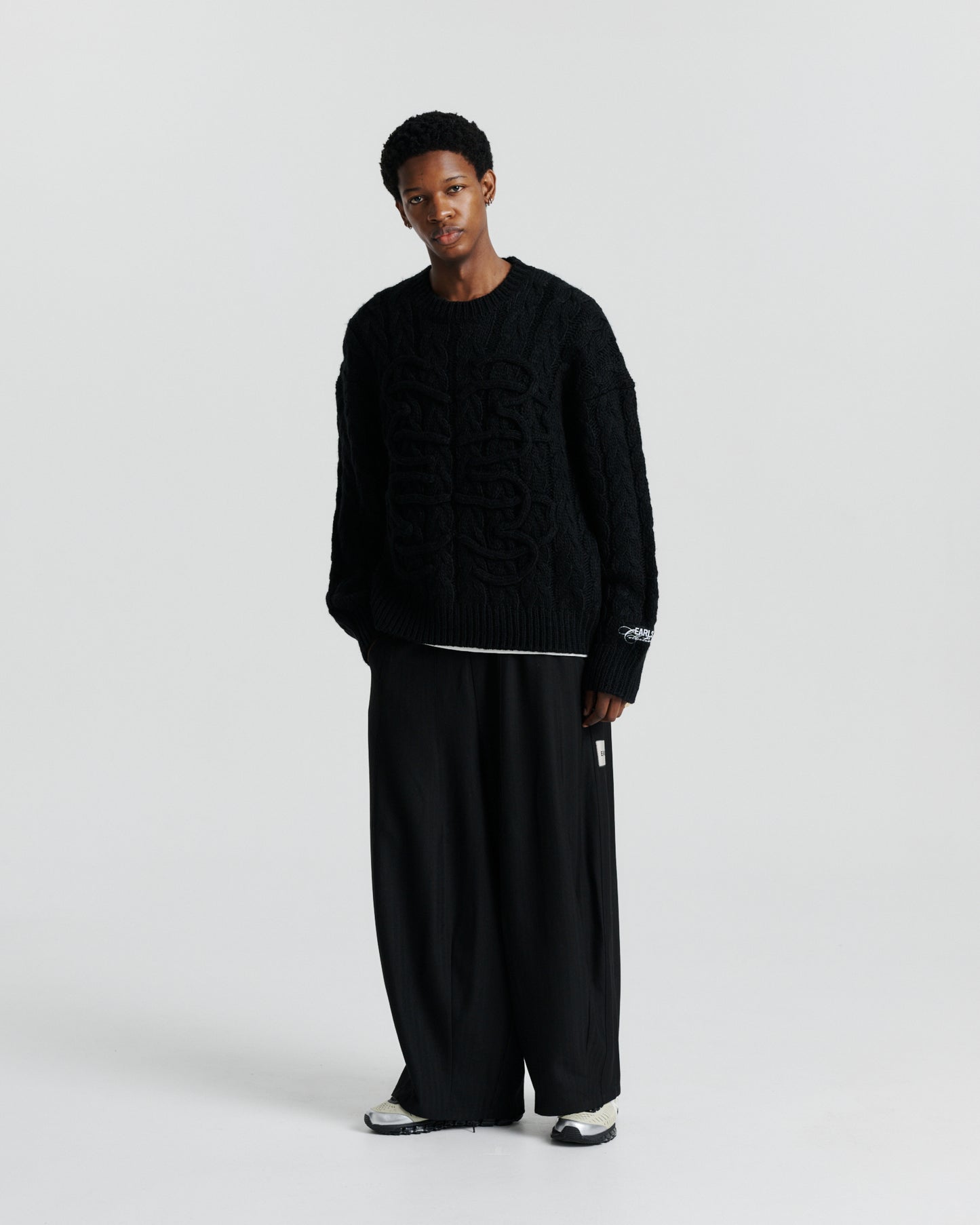 Monogram Crew - Black