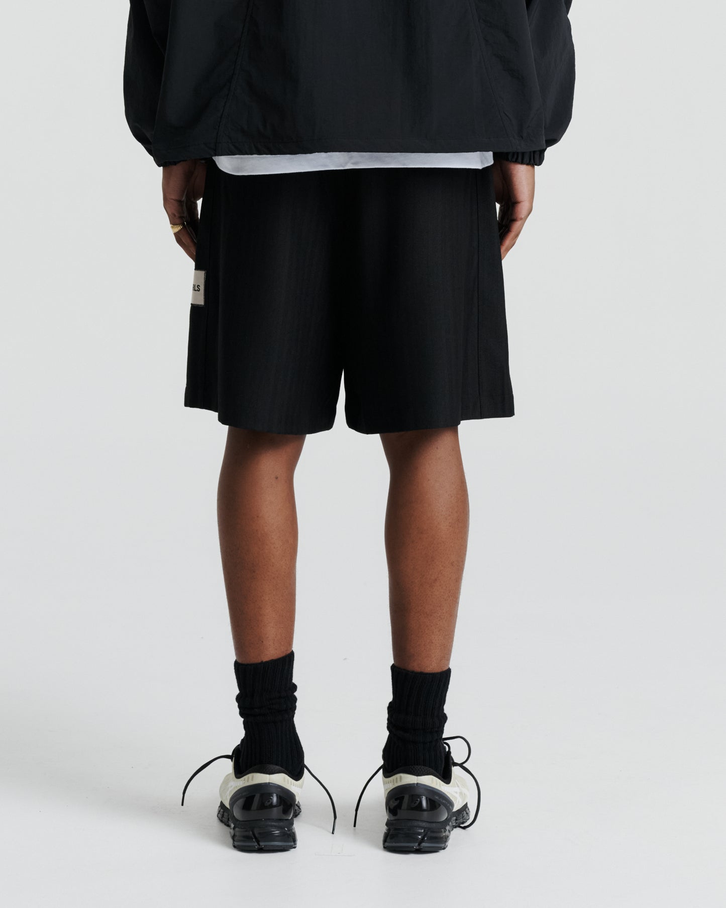 Relax Short - Black Pinstripe
