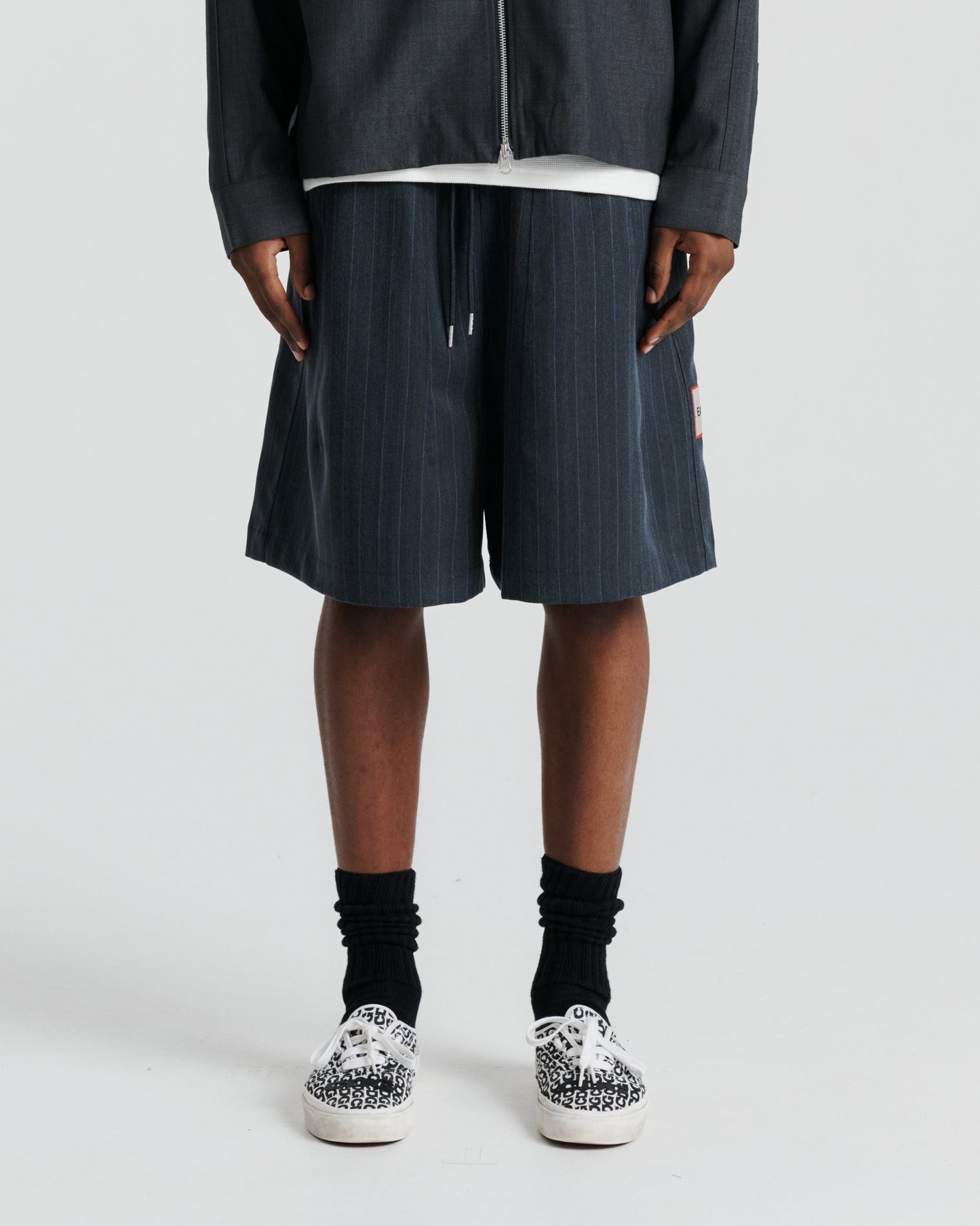 Relax Short - Navy Pinstripe