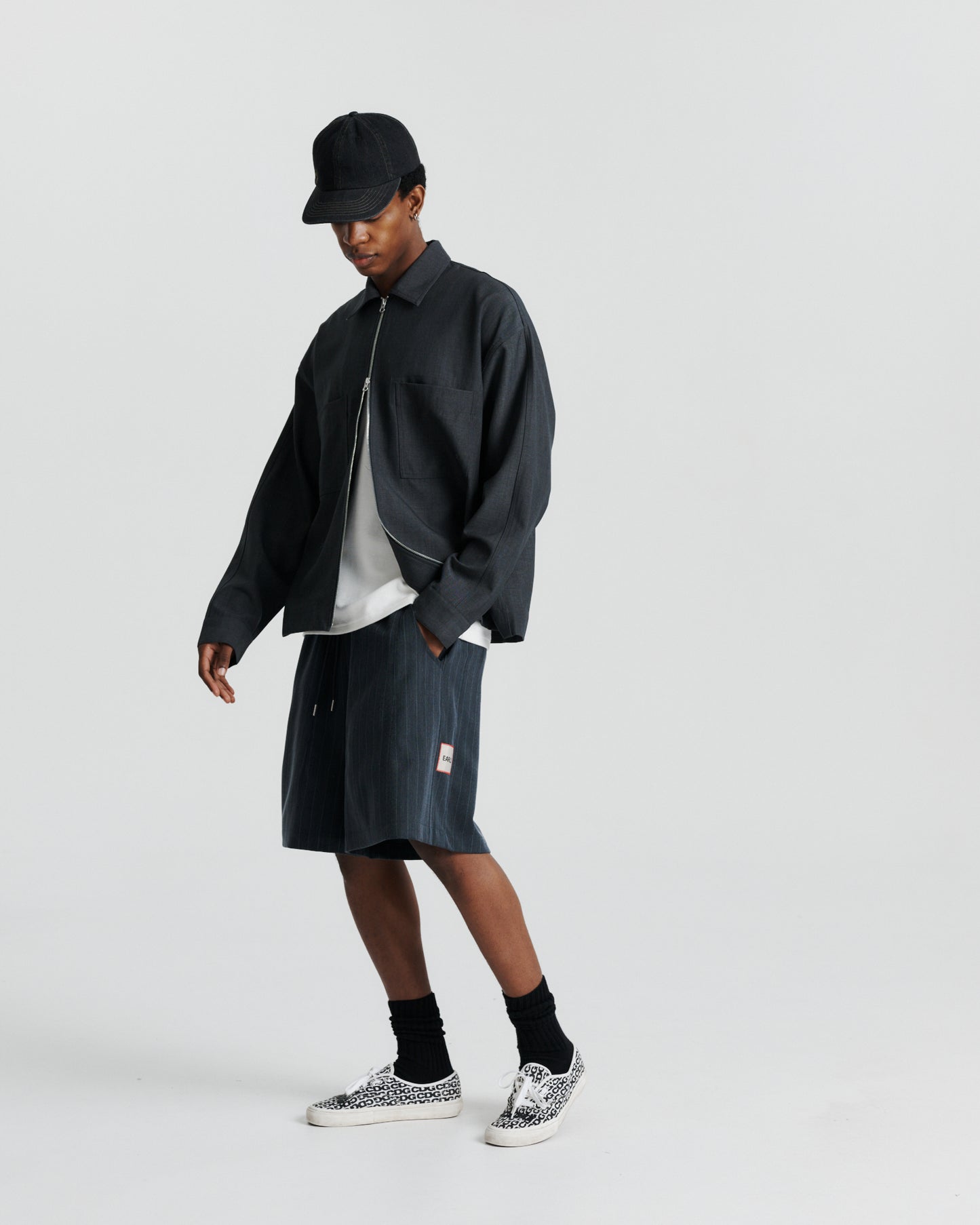 Relax Short - Navy Pinstripe