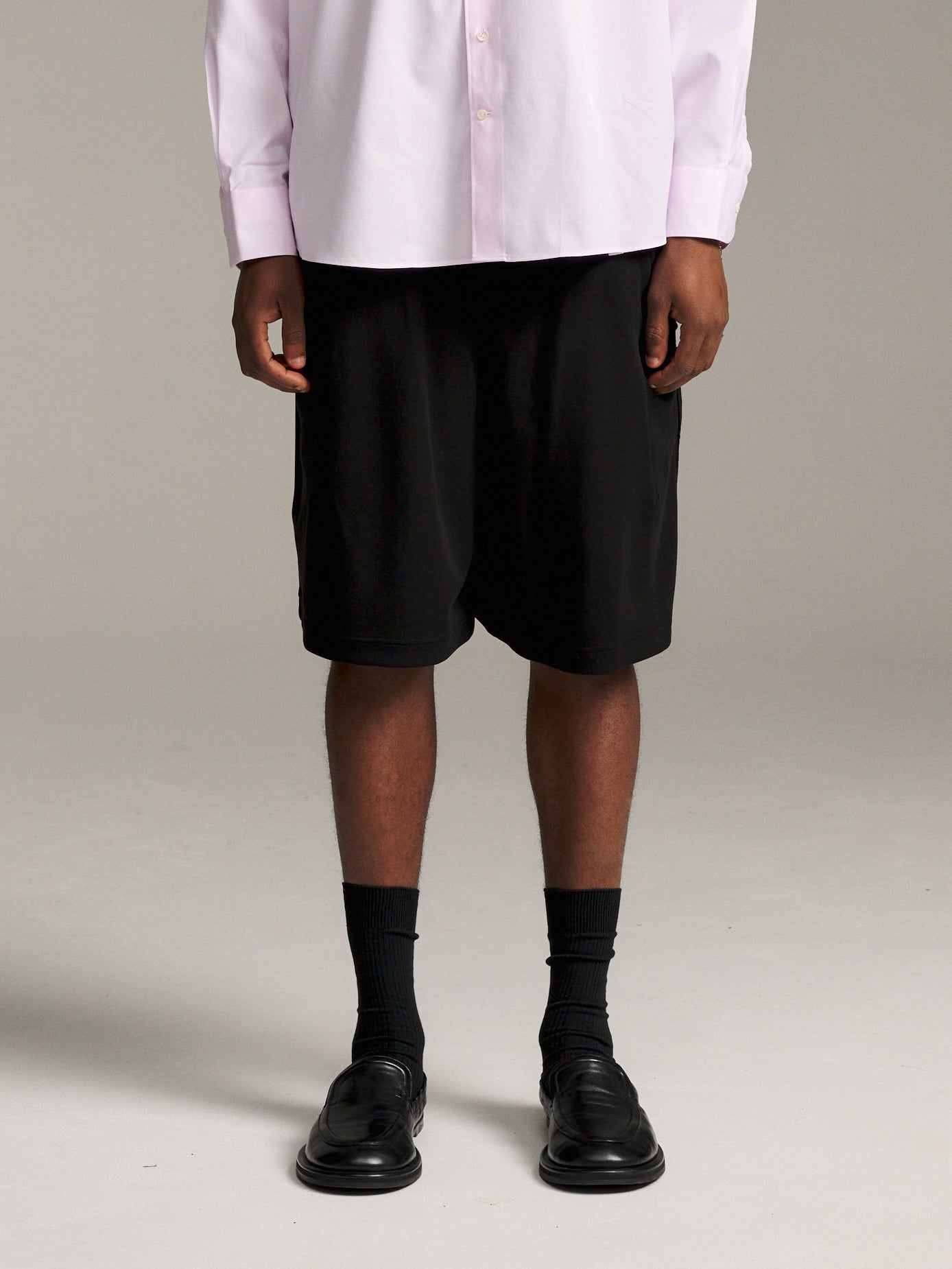 Piped Relax Short - Black
