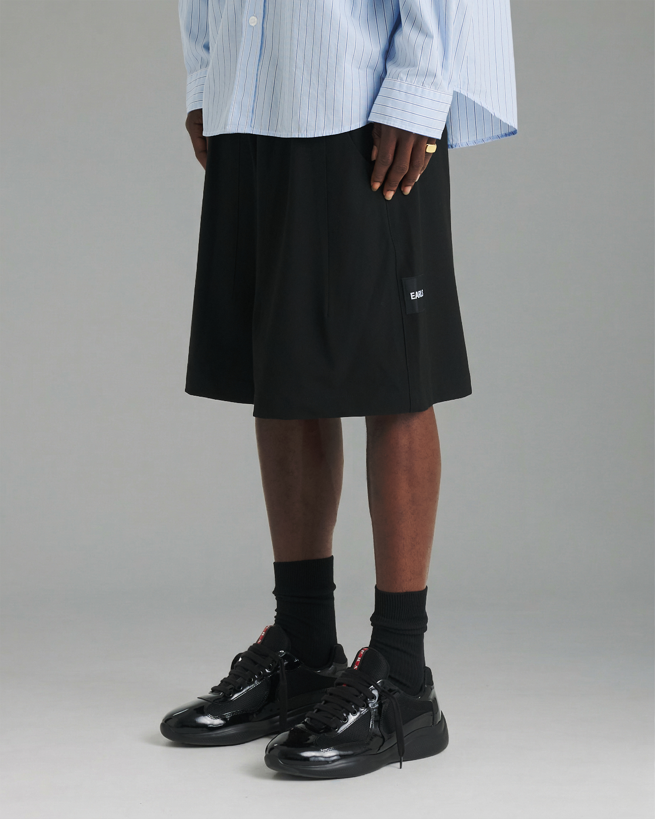 Relax Short - Black