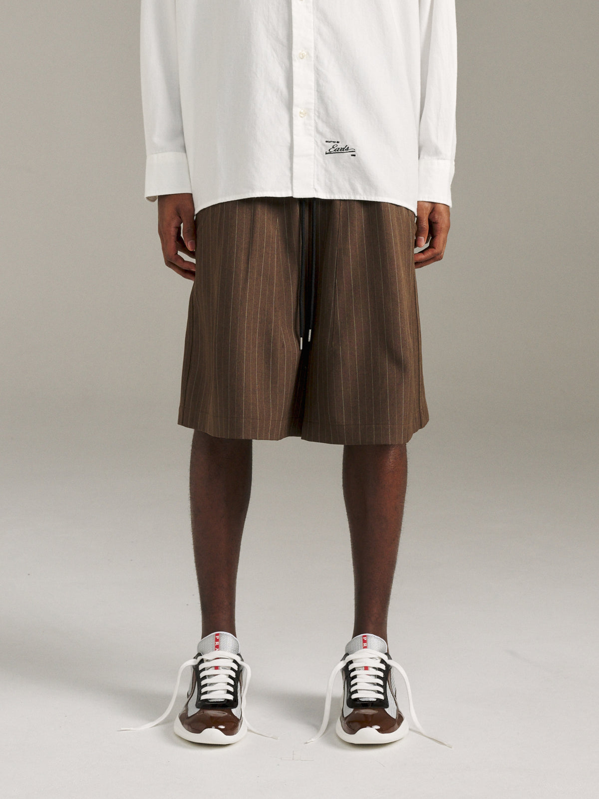 Relax Short - Brown Pinstripe